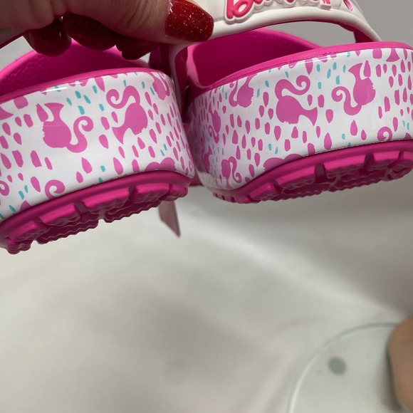 NWT Crocs Women's Limited Edition Barbie Classic Clog - Electric Pink sz 8 - Picture 7 of 8